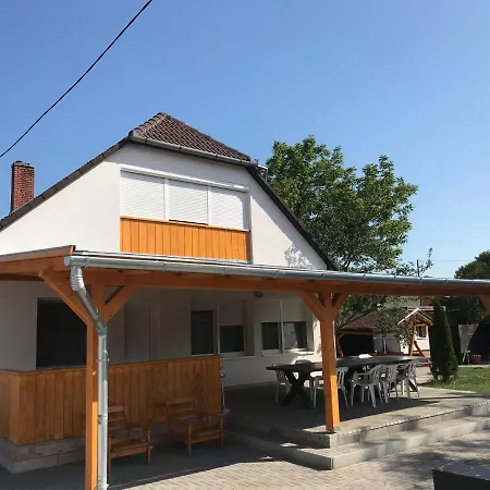 Big House Apartman Balatonfenyves